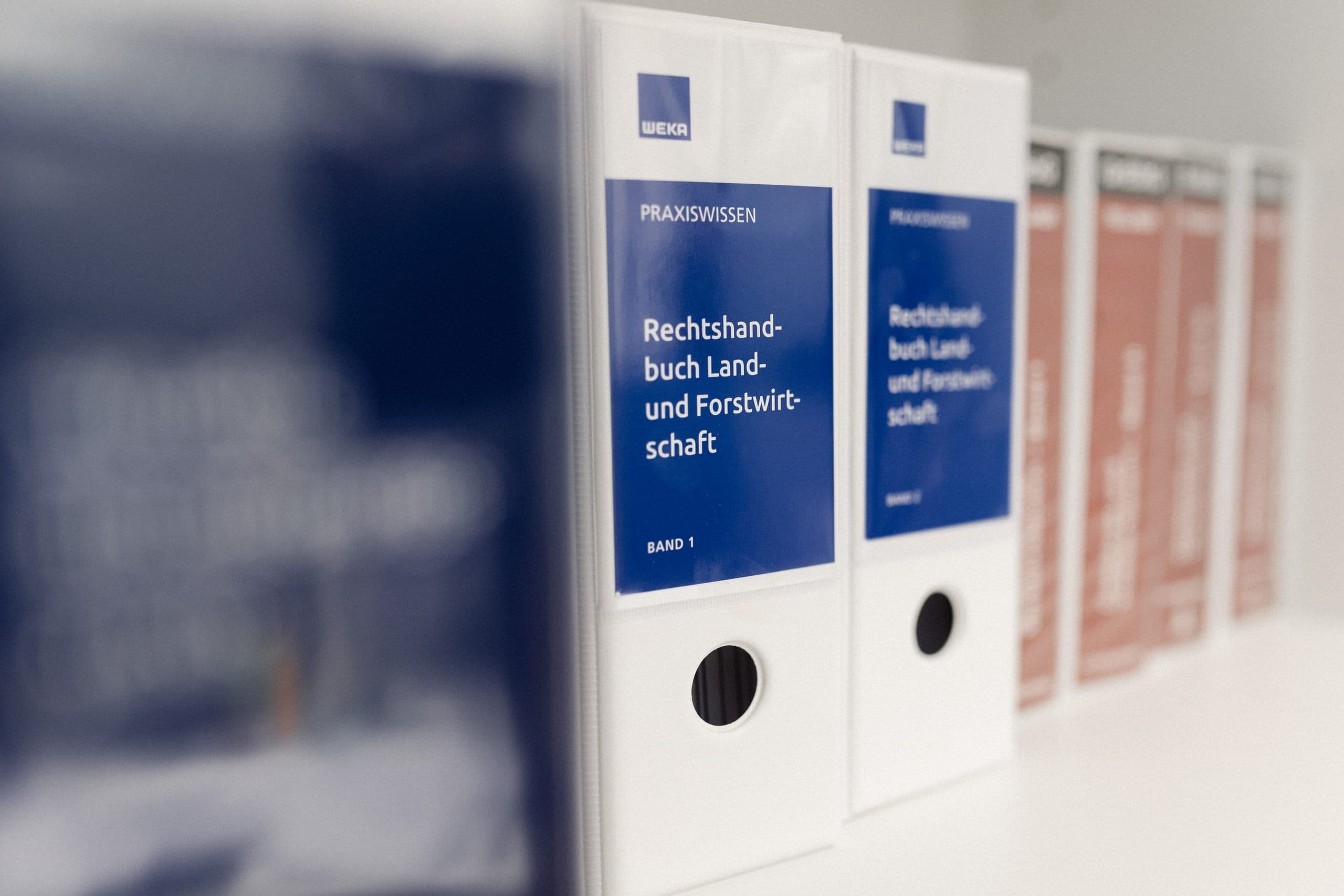 Wissen, das aus echten Fällen kommt.